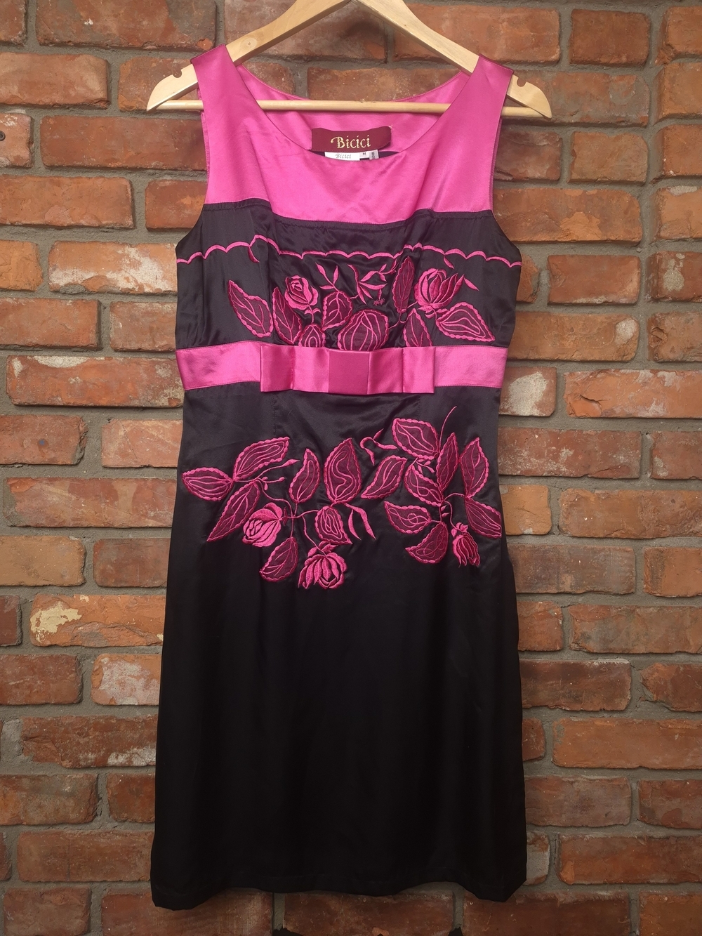 BICICI 100% Silk Embroidered Floral Dress Pink Black Medium